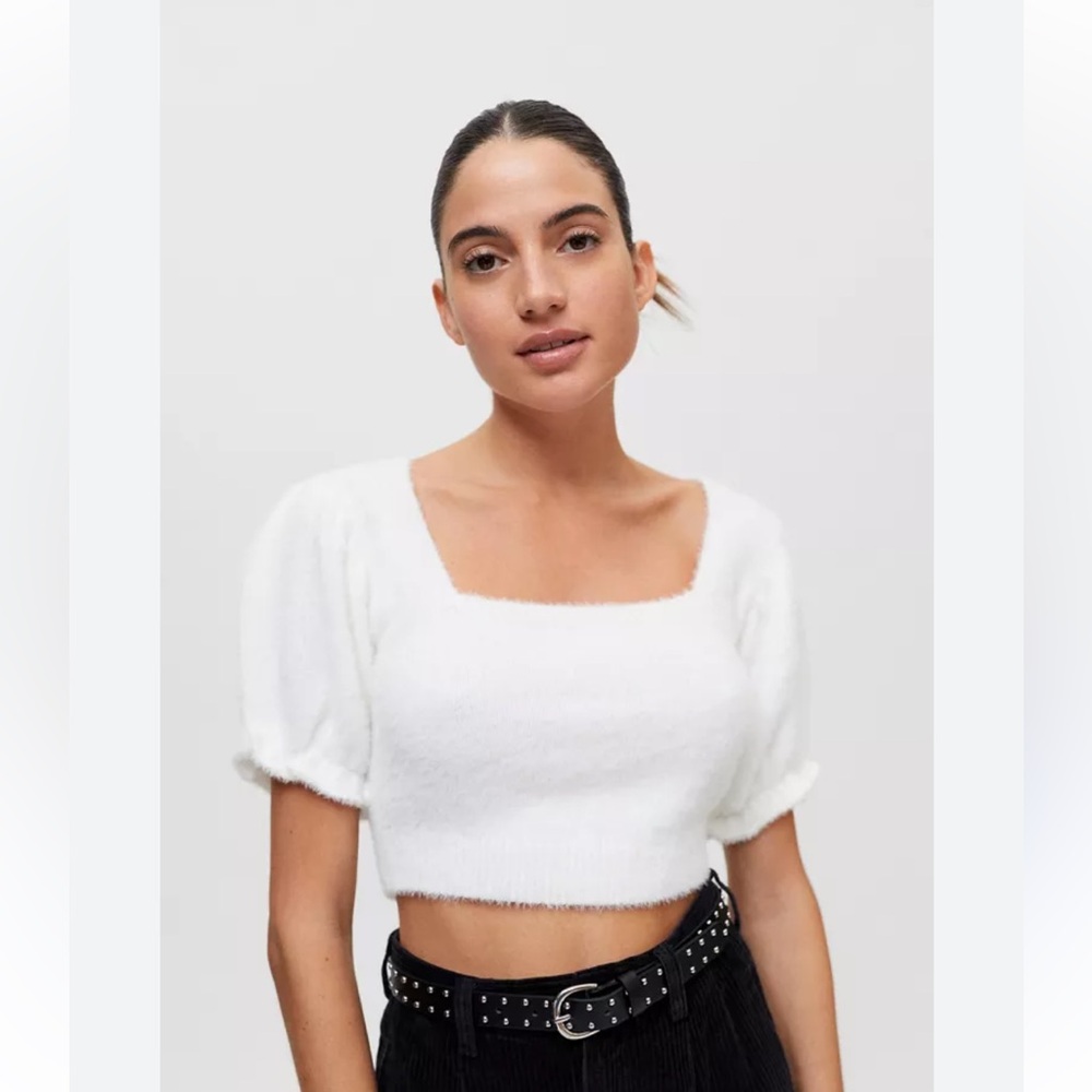 UO Nadia Ivory Cropped
Short Sleeve‎ Sweater